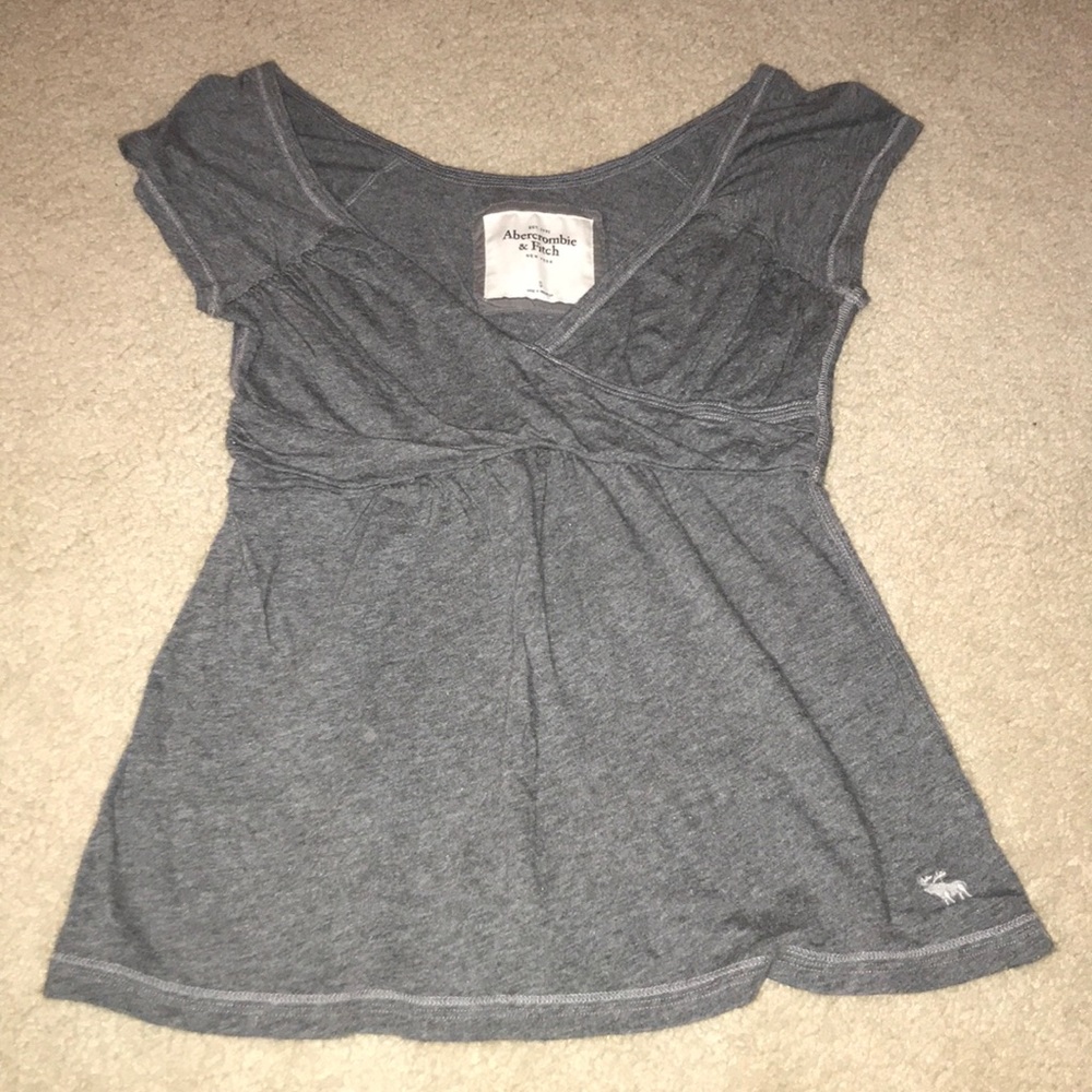 🎈FINAL MARKDOWN🎈Womens Abercrombie & Fitch top